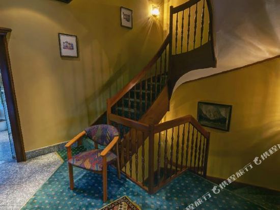 Hotel Interior/Public Areas