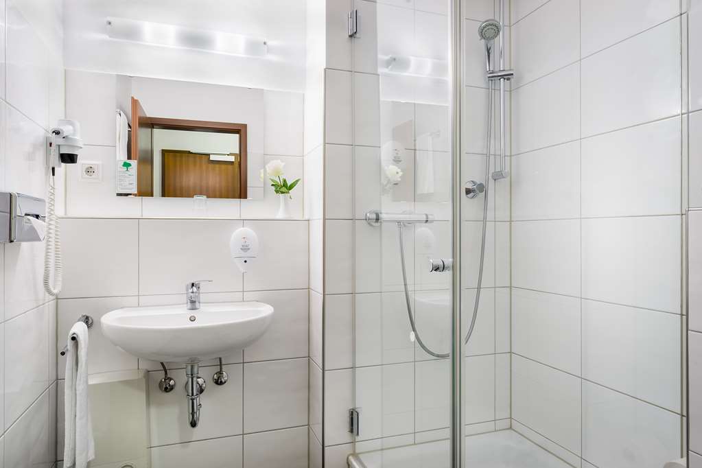 Standard Bathroom TOP acora Hotel Dusseldorf