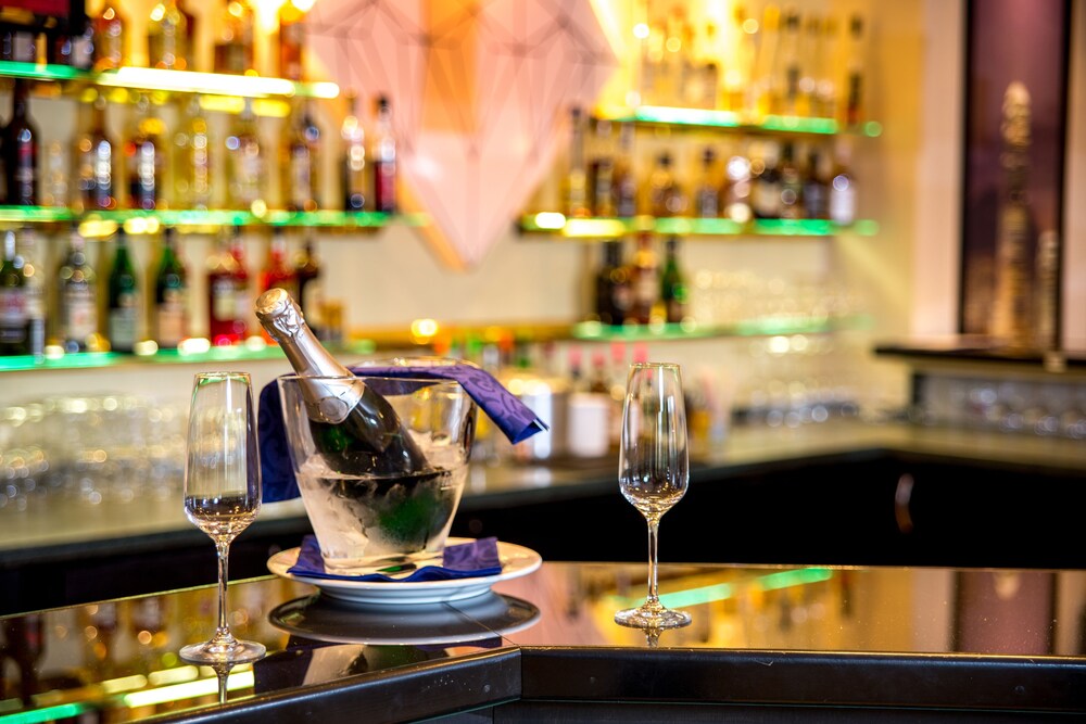 Hotel Bar