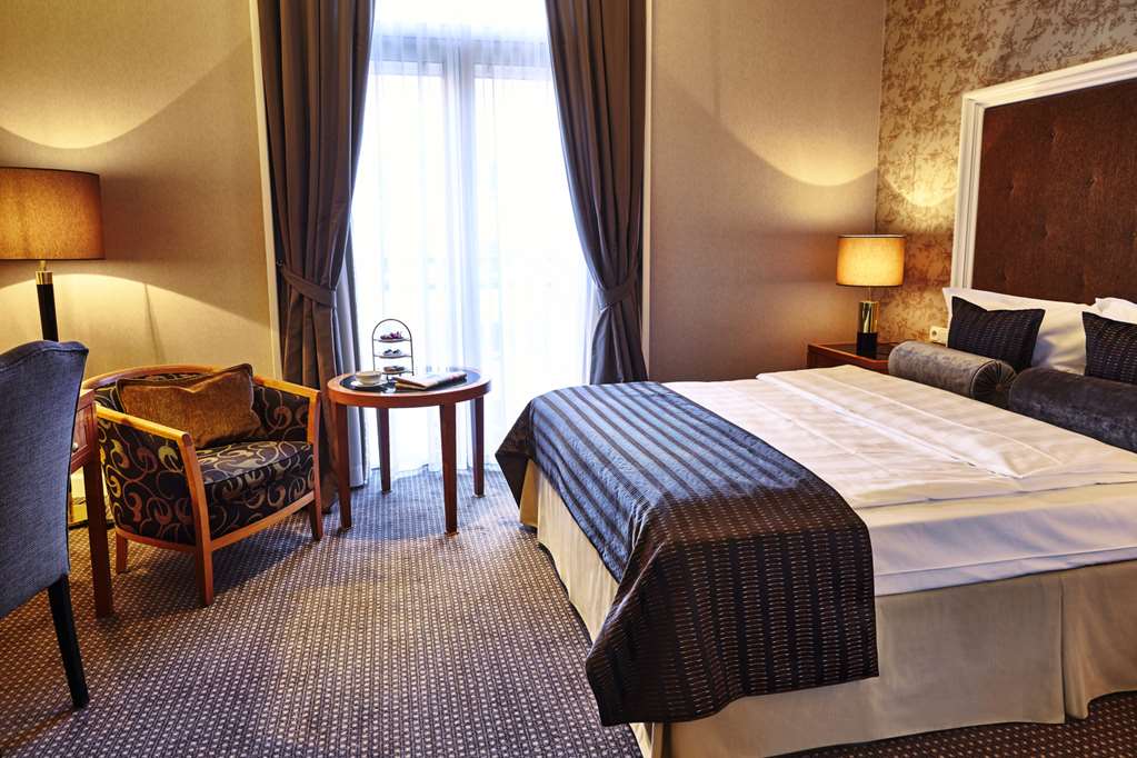 Steigenberger Frankfurter Hof, Frankfurt, Germany - Superior room