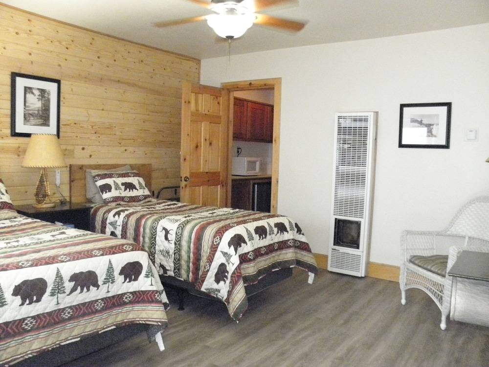 Creekside Lodge - photo 4