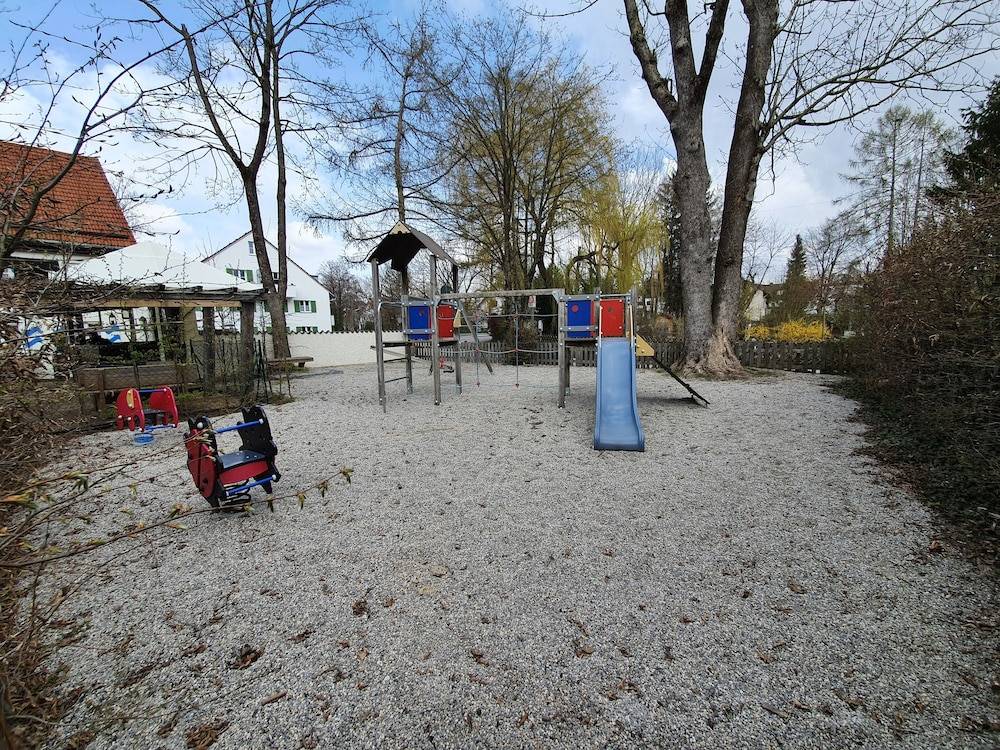 Children's play area - outdoor