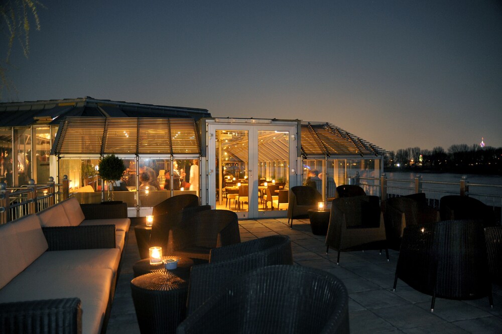 Sundeck