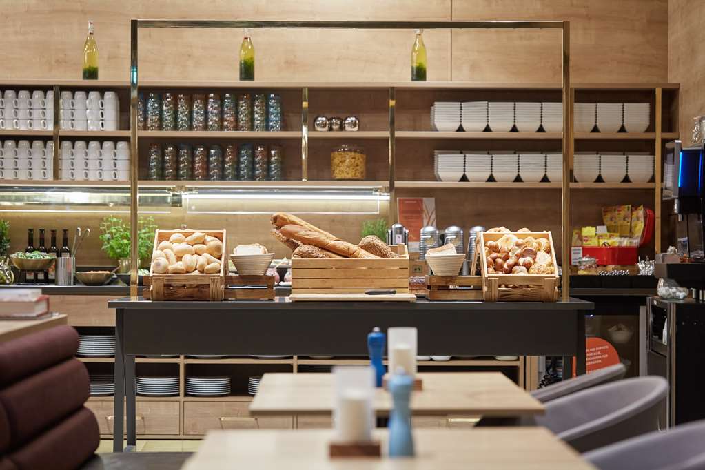 Scandic Frankfurt Museumsufer restaurant breakfast