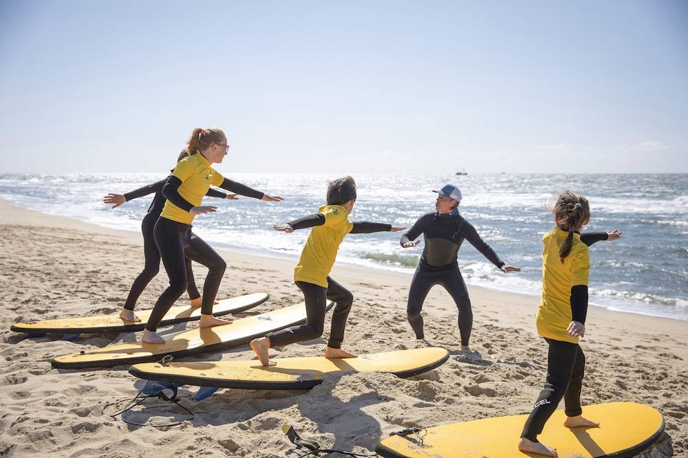 Surfing/boogie boarding
