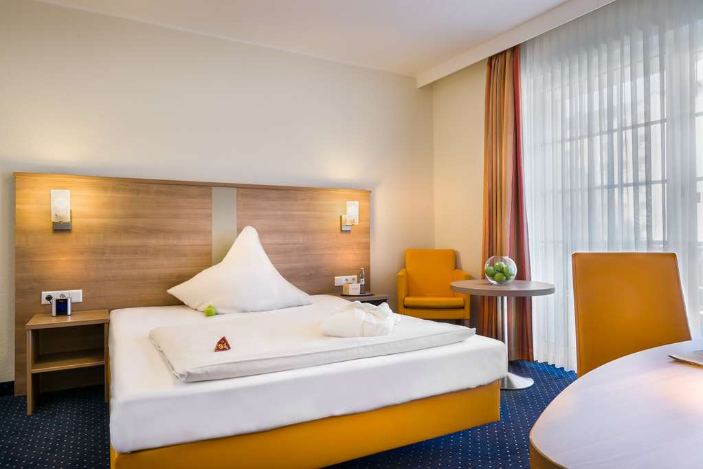 Standard single room TOP acora Hotel Dusseldorf