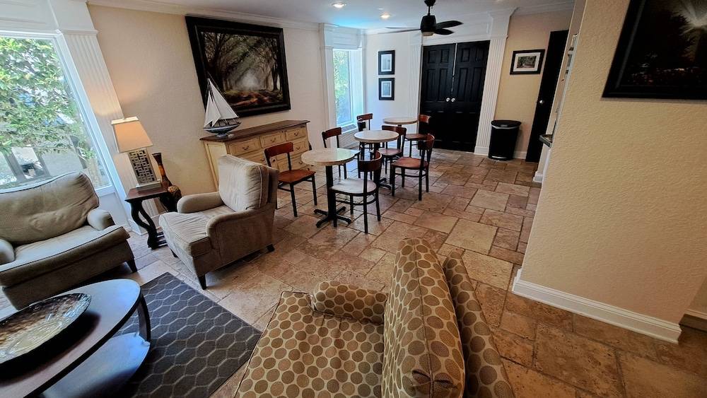 Saint Simons Inn by the Lighthouse - photo 2