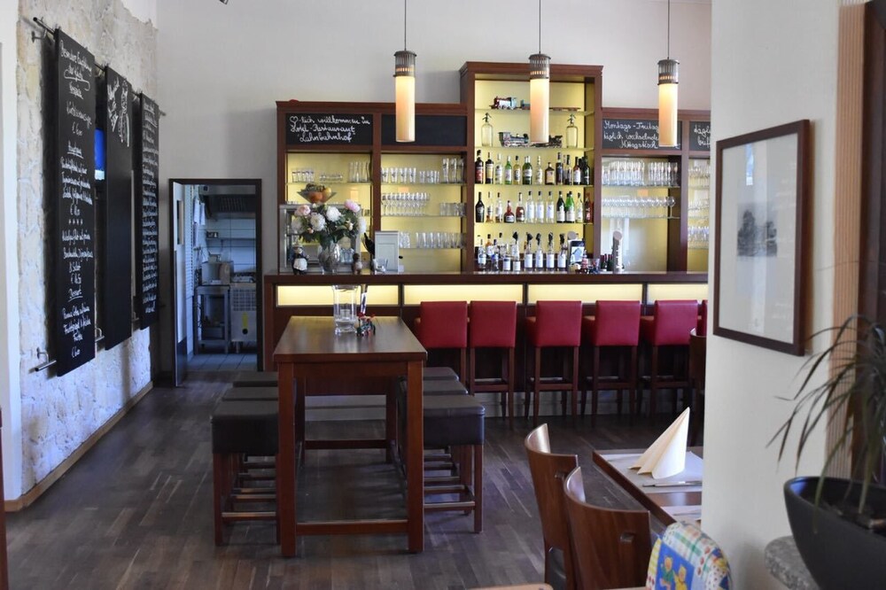 Hotel Bar
