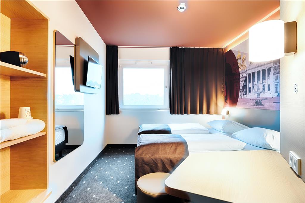Guest room