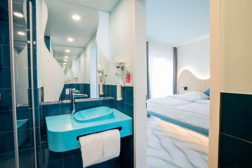 Guest Room - Bathroom