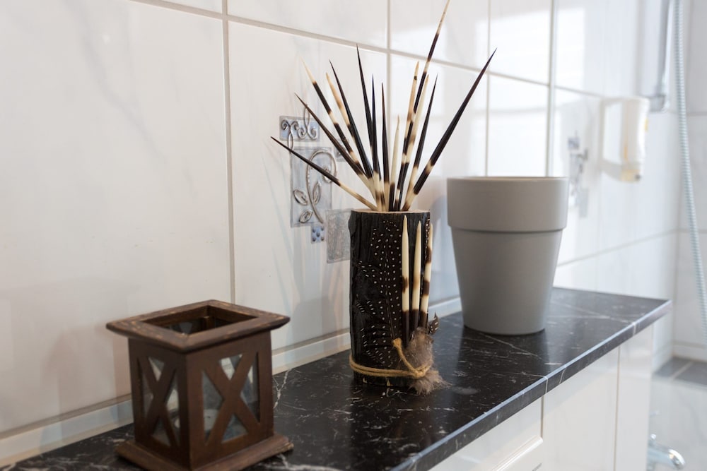 Bathroom amenities