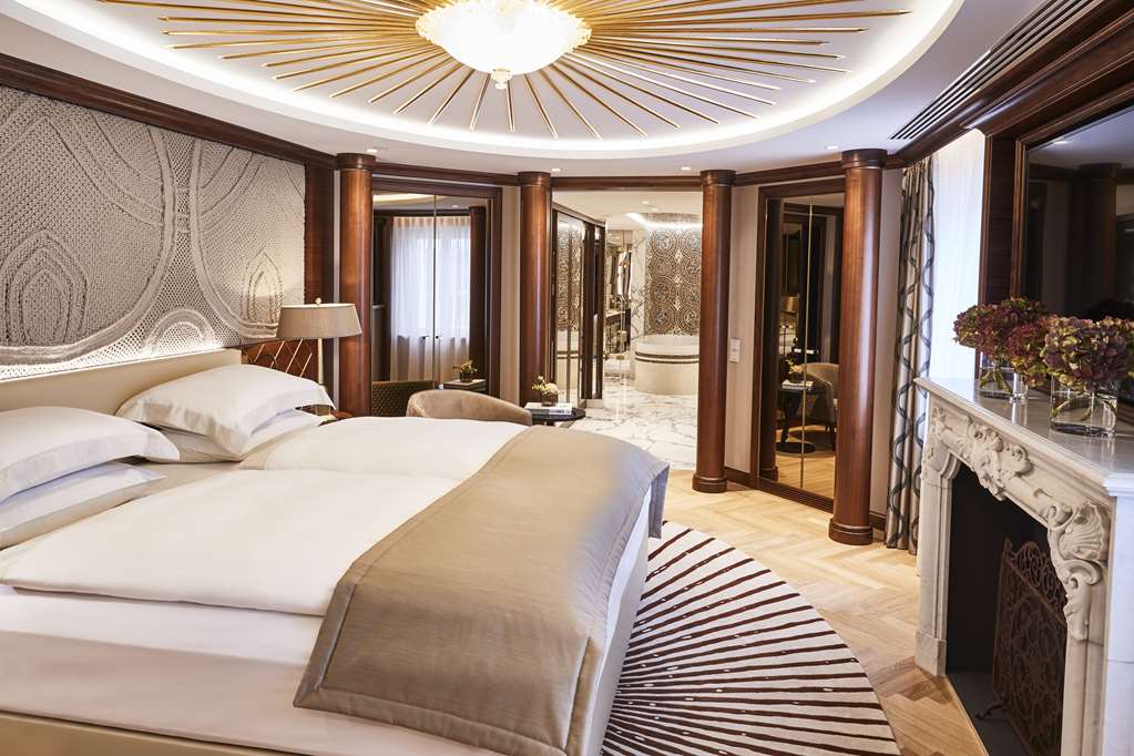 MUC1_Maximilian Suite 5.jpg