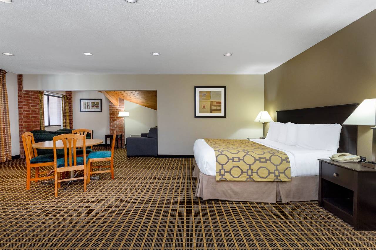Baymont by Wyndham Harvard - photo 2