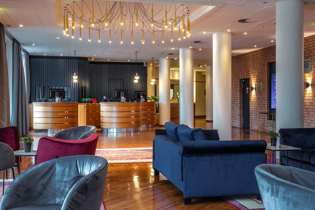 Reception & lobby