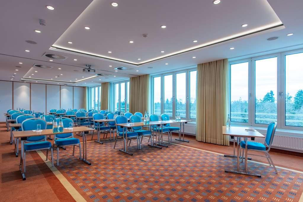 Berlin 1 and 2 with classroom setup