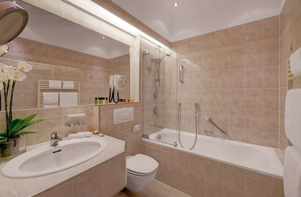 Doppelzimmer Komfort Beispiel Badezimmer