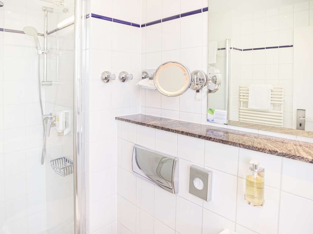 Hotel Berlin Mitte by Campanile BathroomCopyright: Marco Knopp