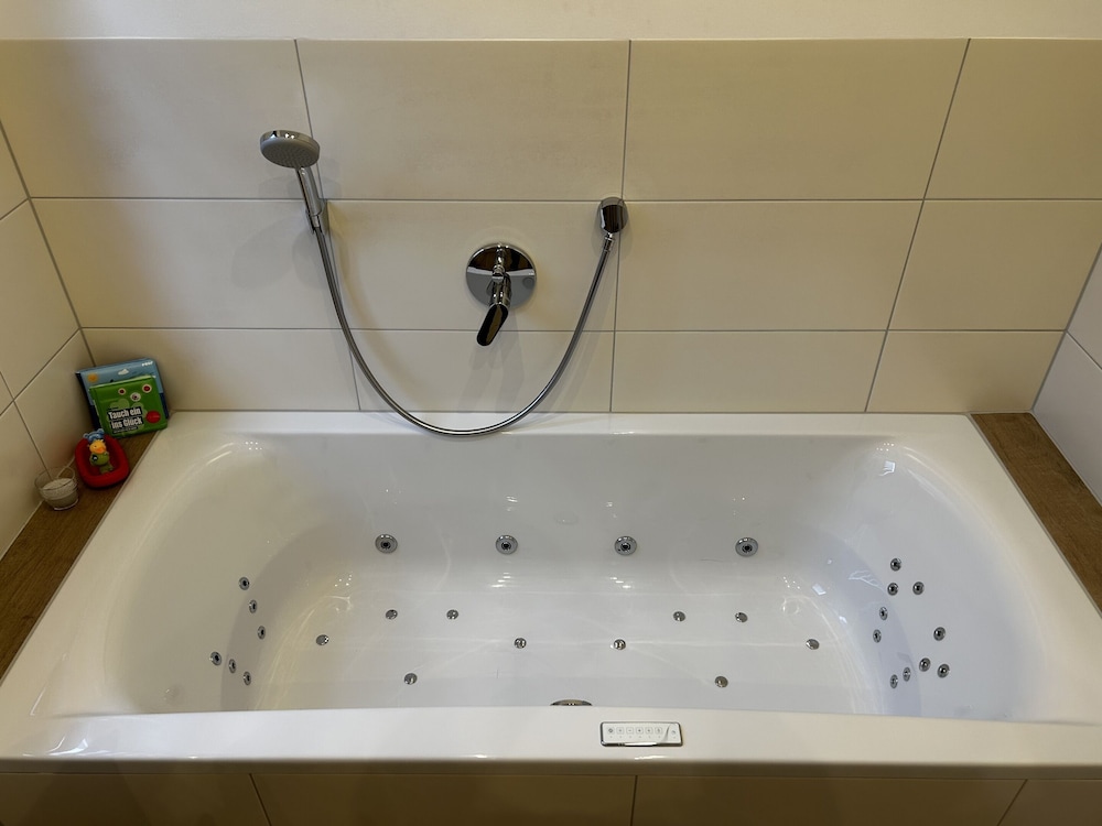 Indoor spa tub