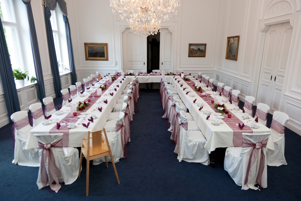 Indoor wedding