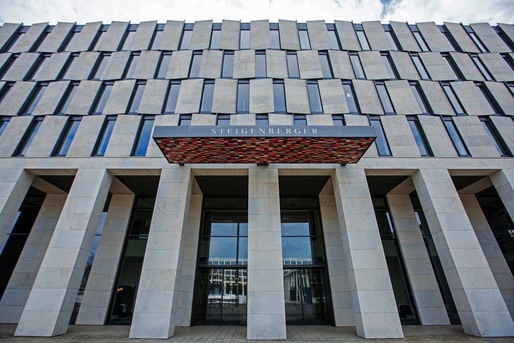 Steigenberger Airport Hotel Berlin - exterior