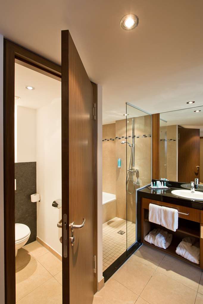 Park Studio Bathroom
