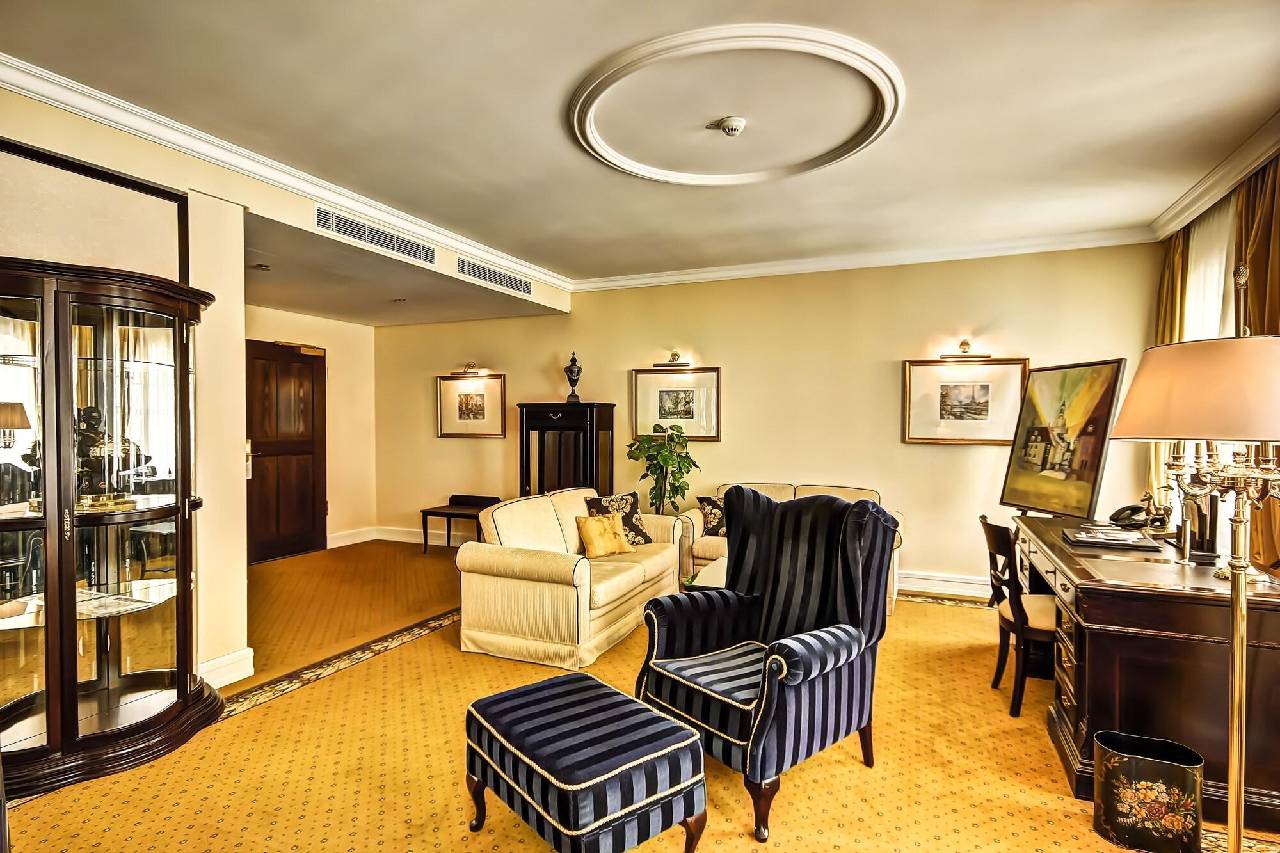 Guest room
