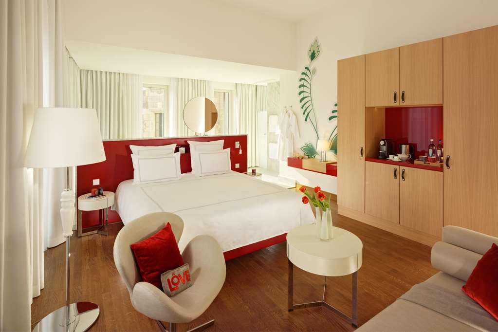 Guest room
