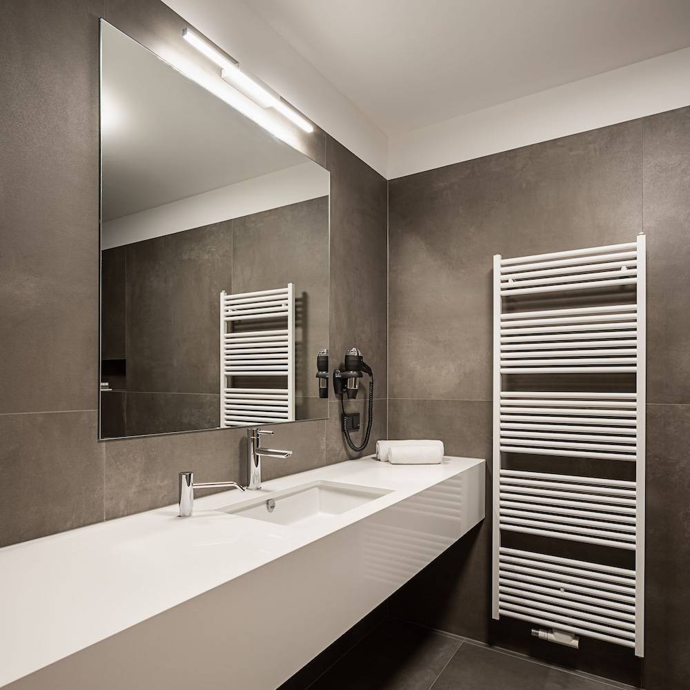 Bathroom sink