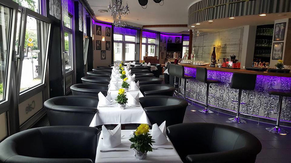 Hotel Bar