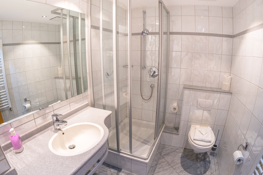 Bathroom shower