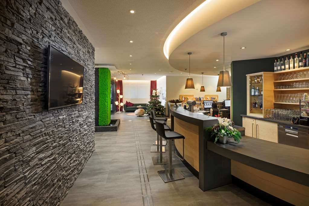 Hotel bar_TOP EMBRACE Allgaeu ART Hotel Kempten