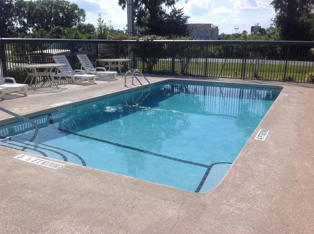 Super 8 by Wyndham Brunswick South I 95 - photo 2