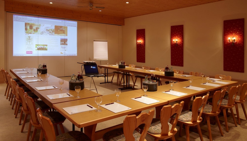 Meeting facility