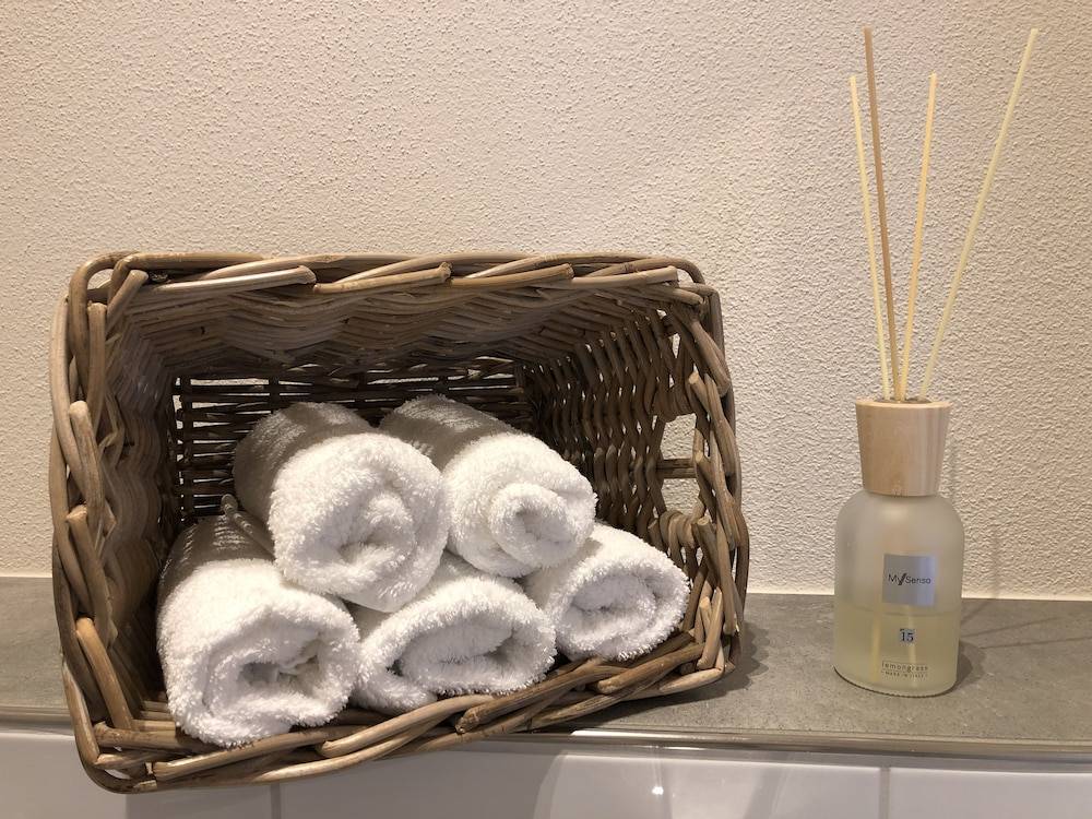 Bathroom amenities