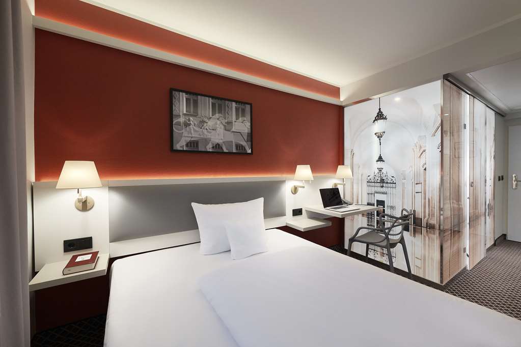Guest room