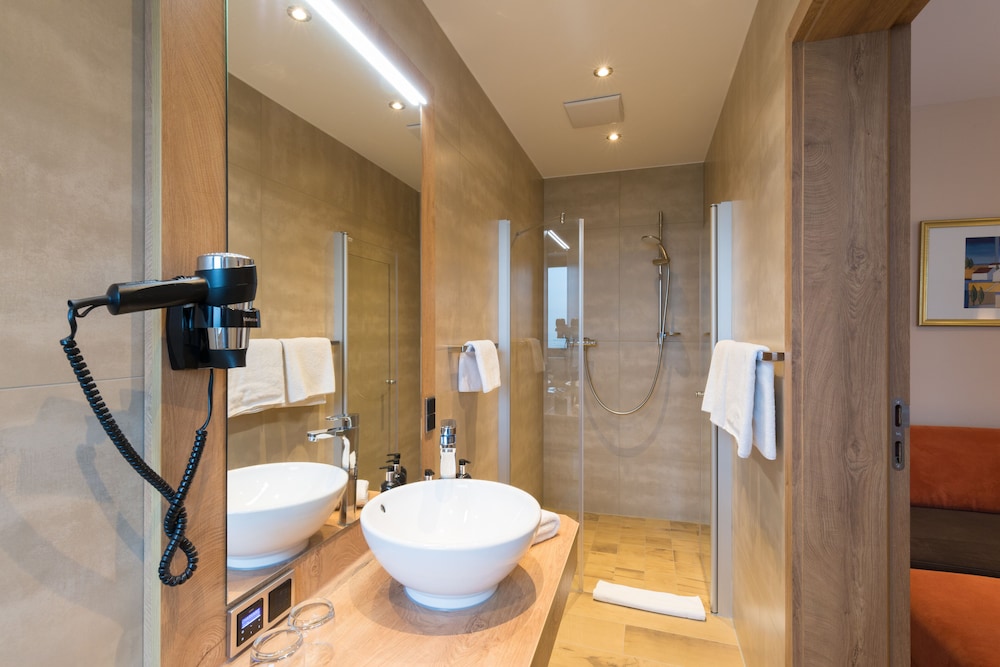Bathroom amenities