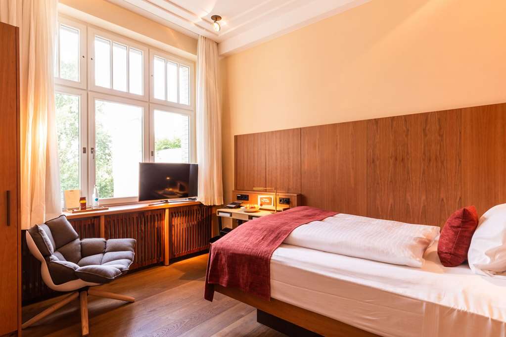 Orania b bed room by Fridolin Full