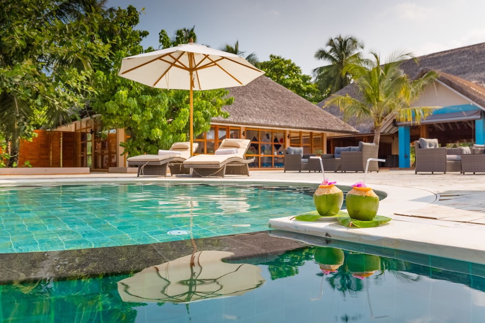 Poolside bar