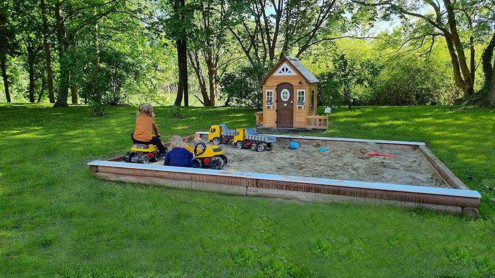 Children's play area - outdoor