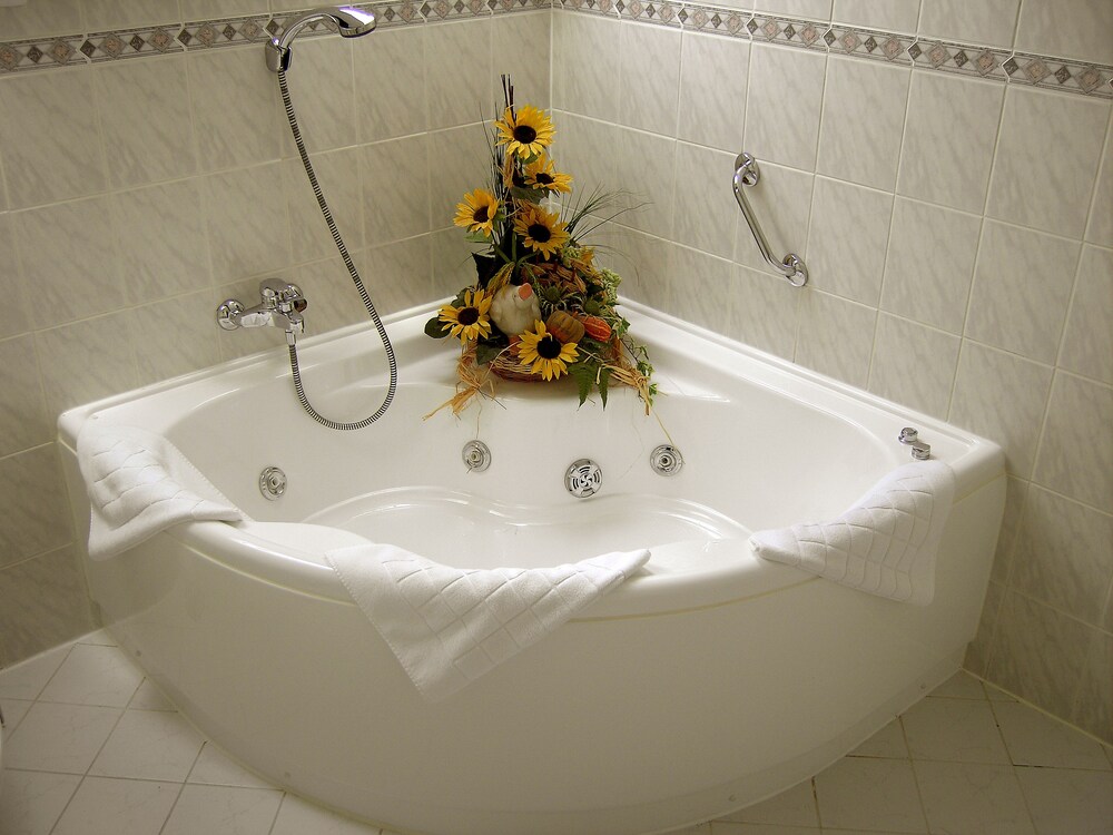 Jetted Tub