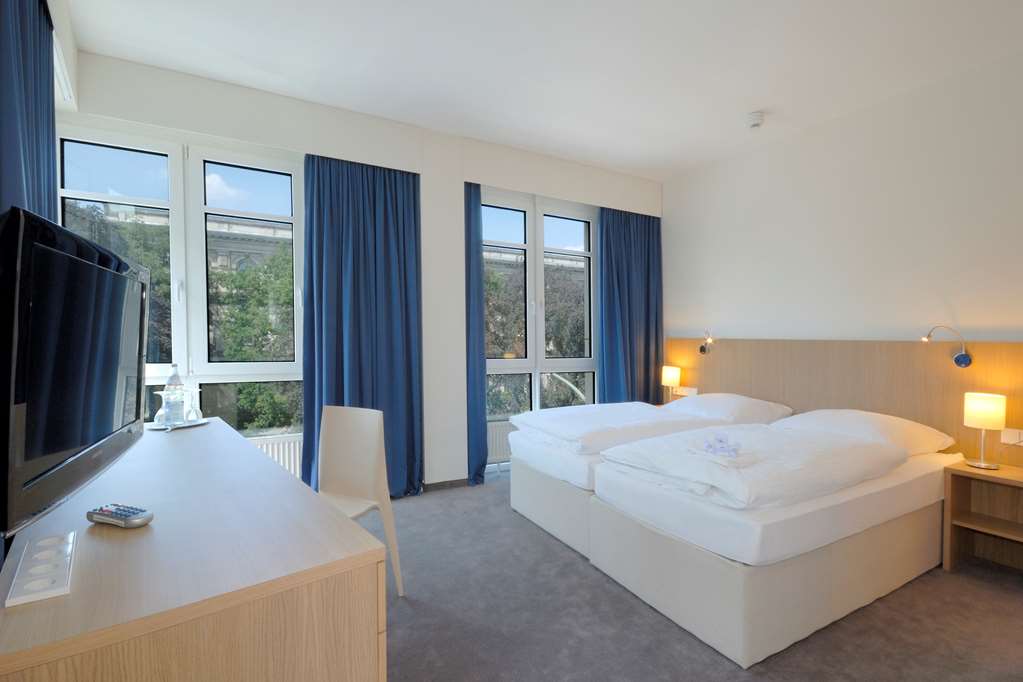 Hotel Berlin Mitte by Campanile Comfort roomCopyright: BARLO FOTOGRAFIK / Tobias Schneider