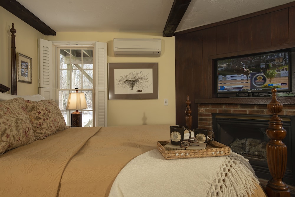 Liberty Hill Inn - photo 5