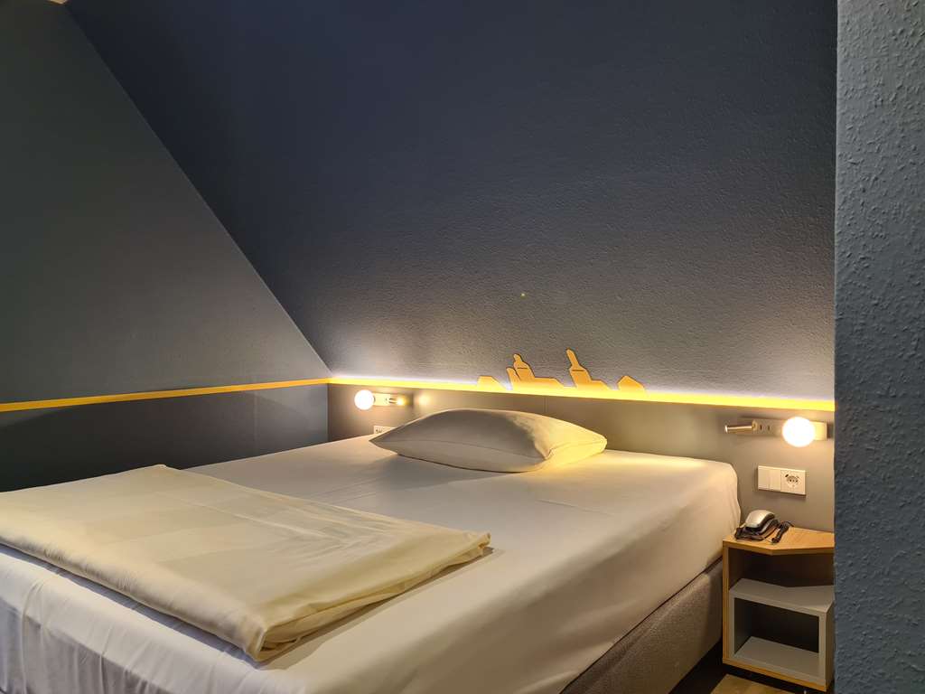 Single room side house