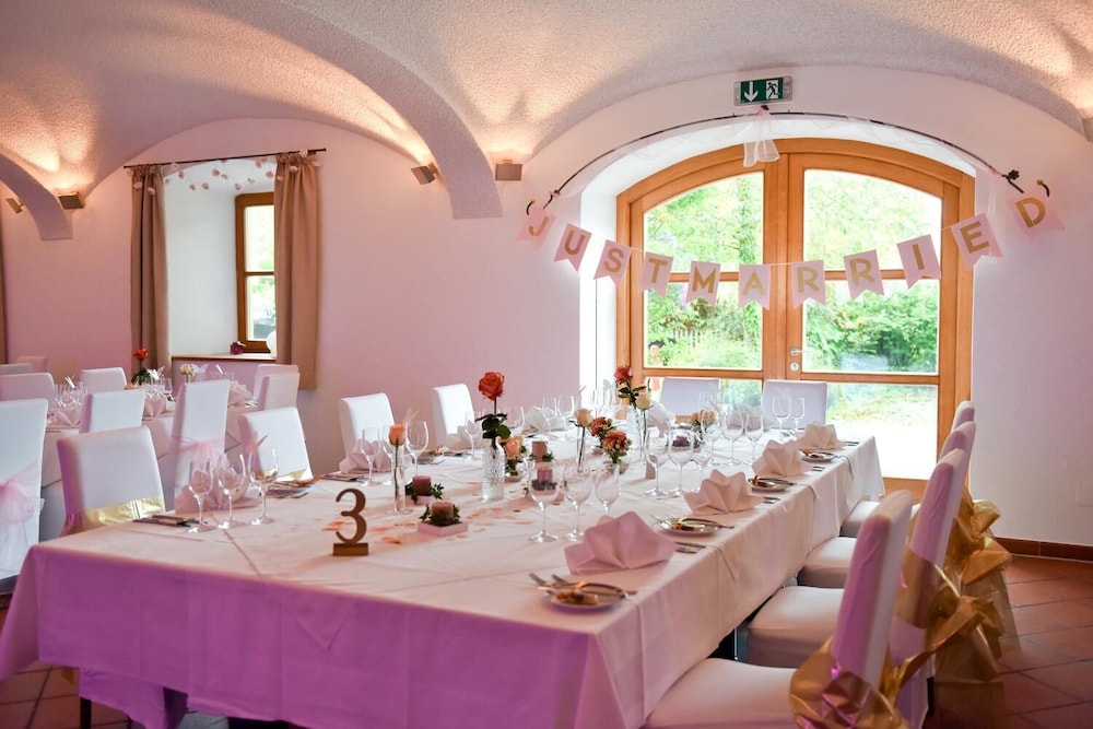 Banquet hall