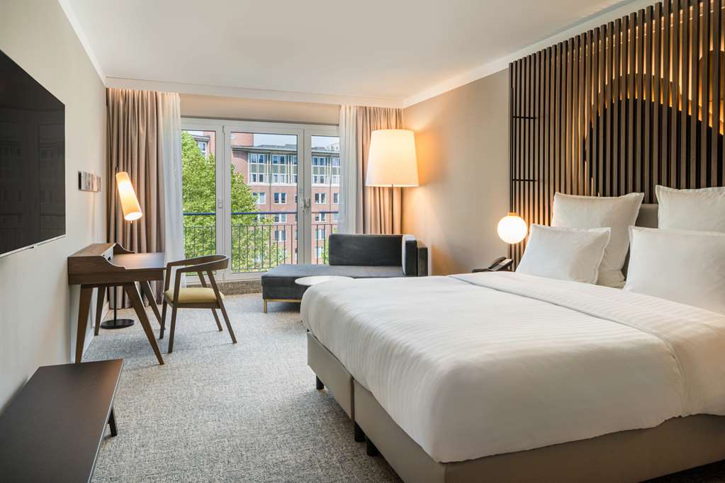 Steigenberger Hotel Hamburg, Germany - standard room