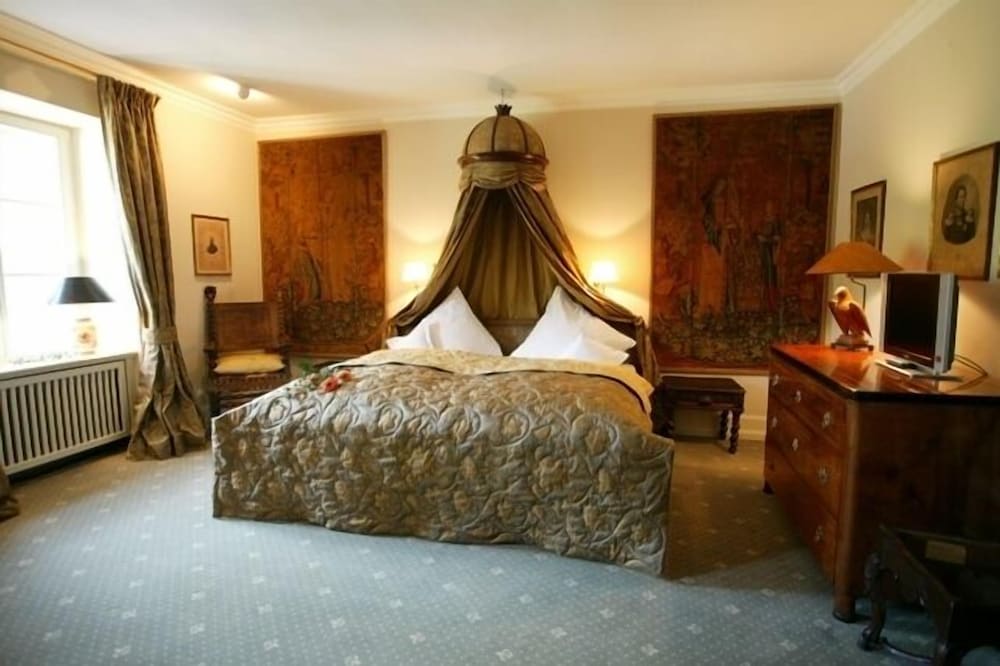 Schloss Auel Boutique Hotel & Design Golf Lodge