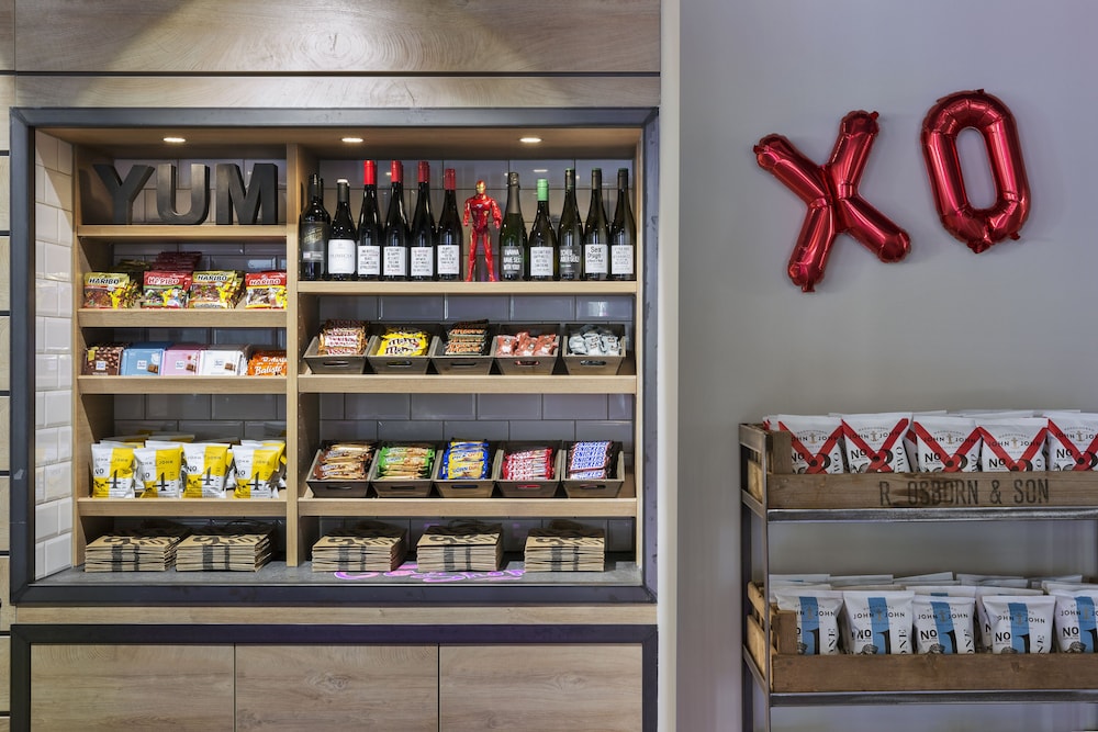 Snack bar