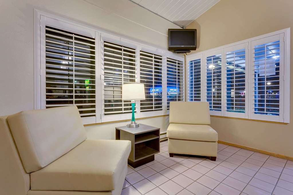 Super 8 by Wyndham Alturas - photo 3