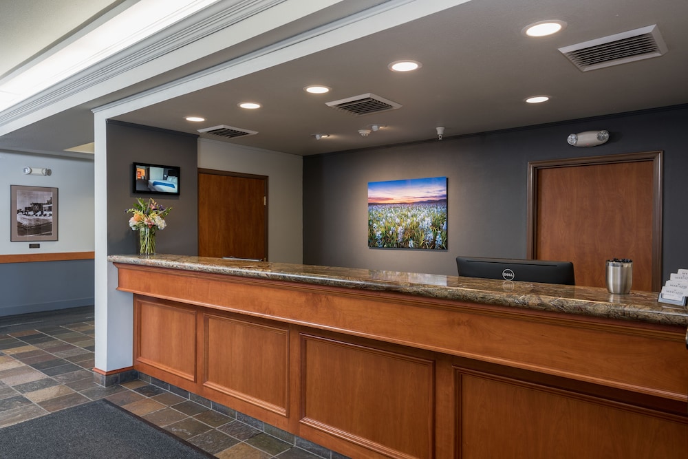 Wood River Inn & Suites - photo 4