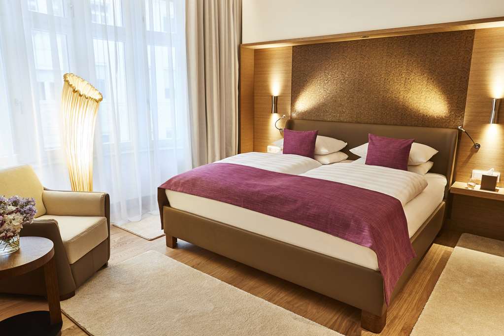 MUC1_Grand Deluxe Room.jpg